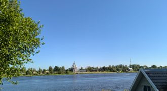 Теплый дом на берегу р. Волхов в пос. Речников